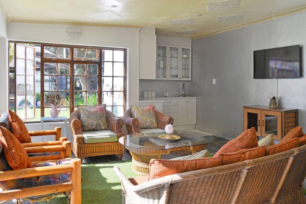Mawethu Peaceful Garden With Covered Pool And Braai Area Ciudad del Cabo Exterior foto