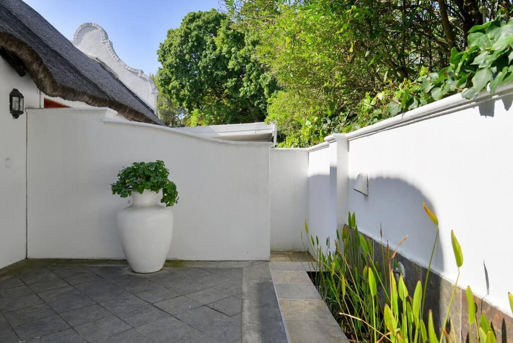 Mawethu Peaceful Garden With Covered Pool And Braai Area Ciudad del Cabo Exterior foto