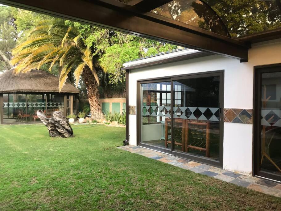 Mawethu Peaceful Garden With Covered Pool And Braai Area Ciudad del Cabo Exterior foto