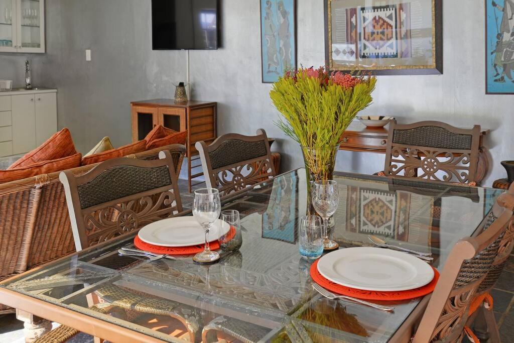 Mawethu Peaceful Garden With Covered Pool And Braai Area Ciudad del Cabo Exterior foto